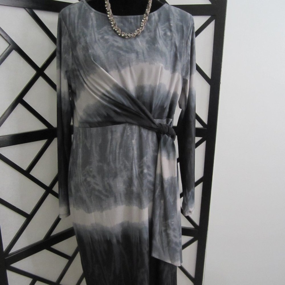 EST. 1848 - Long Sleeved Gray Dress - SzL